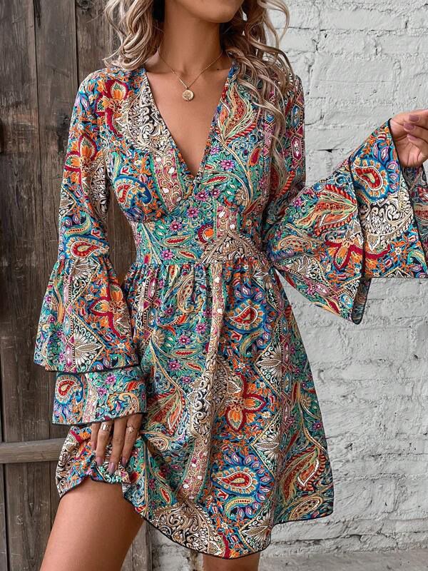 New Fashionable And Elegant Women'S Paisley Print V-Neck Flared Sleeve Dress