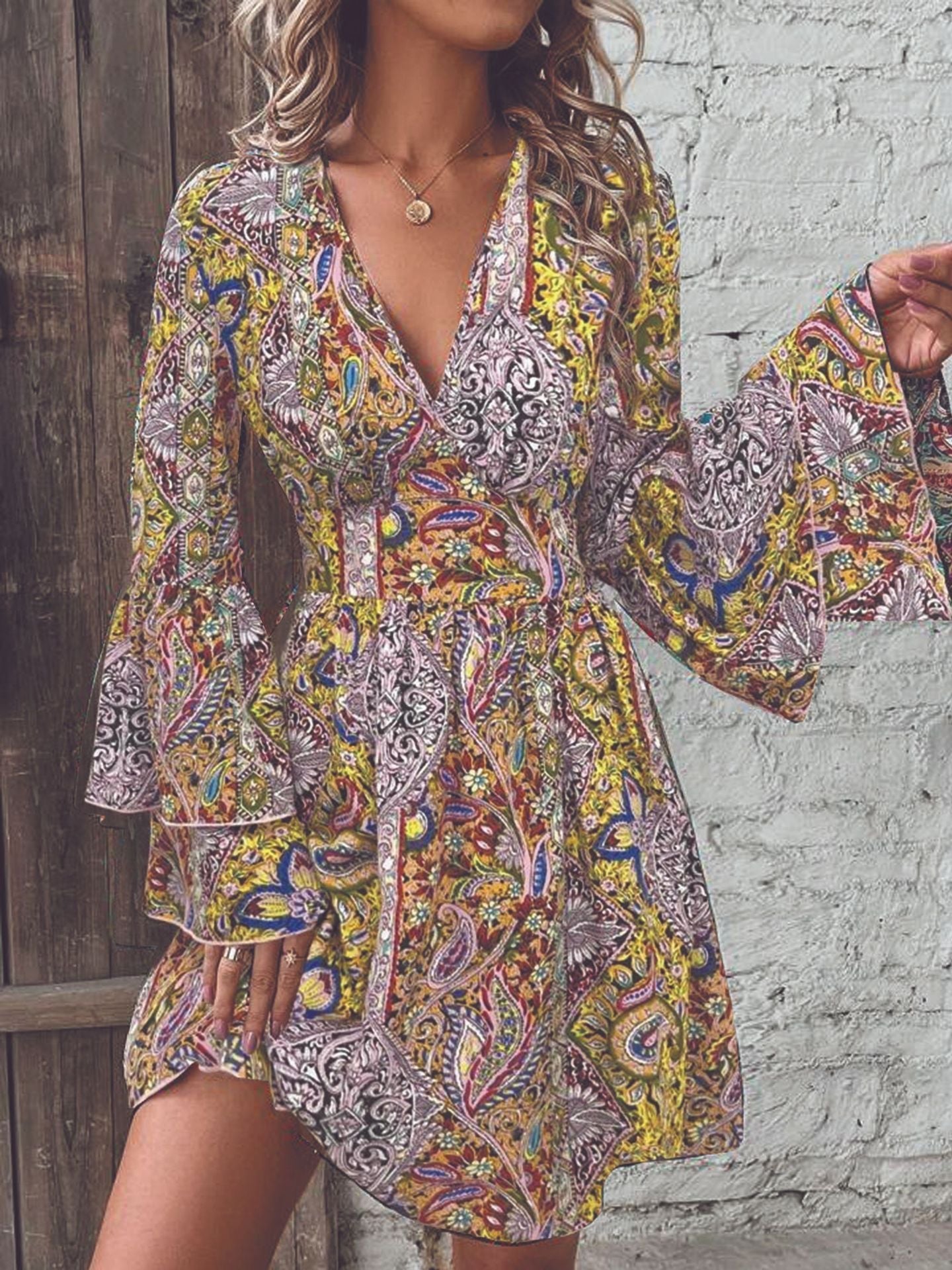 New Fashionable And Elegant Women'S Paisley Print V-Neck Flared Sleeve Dress