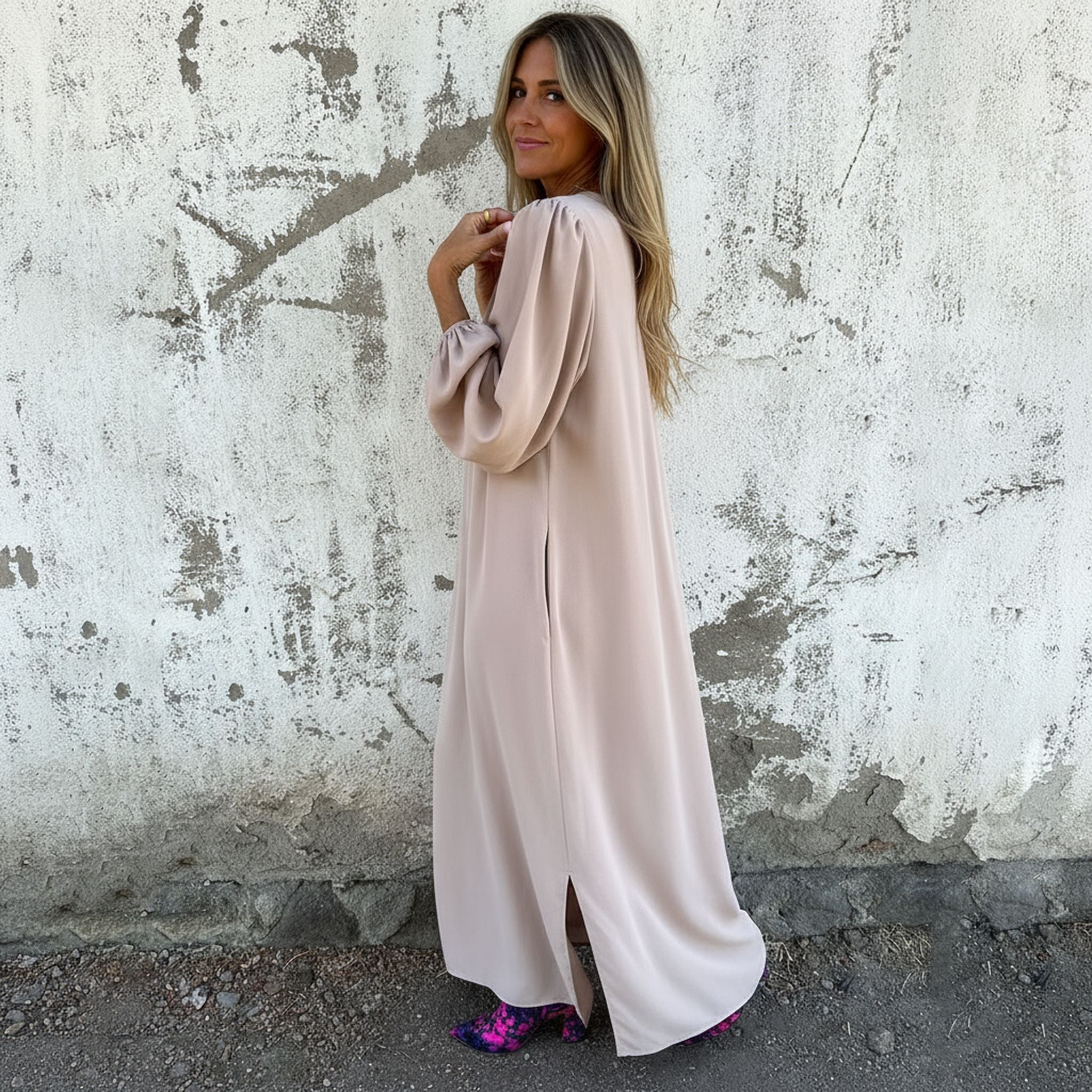 V-Neck Solid Color Women'S Lantern Sleeve Dress