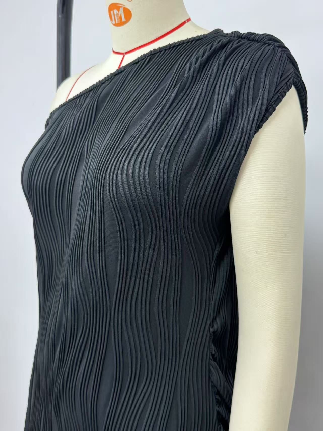 New Cross-Border Cute Fashion Water Ripple Slanted Shoulder Dress