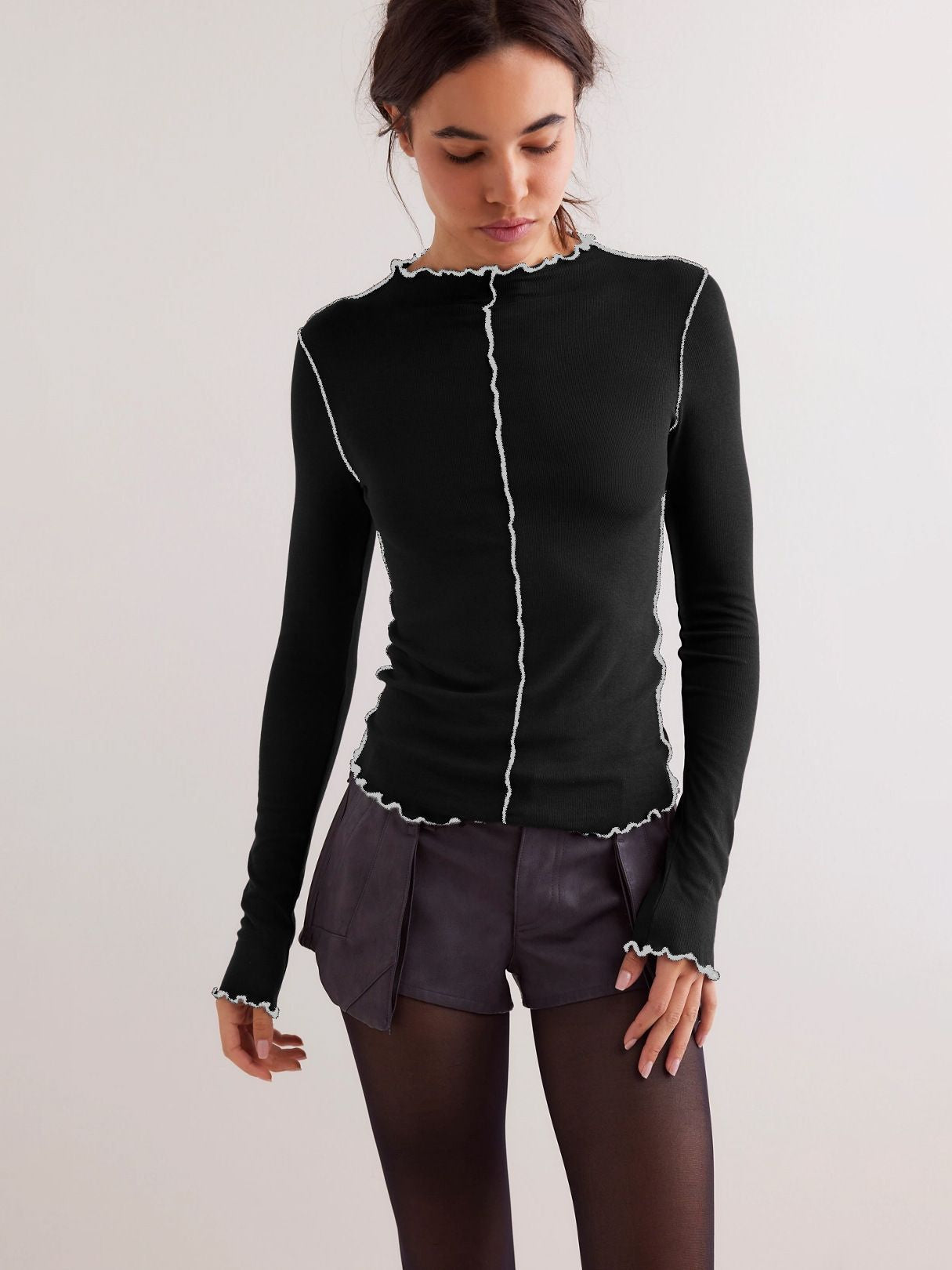 New Contrasting Rolled Edge Semi-Turtleneck Long-Sleeved T-Shirt