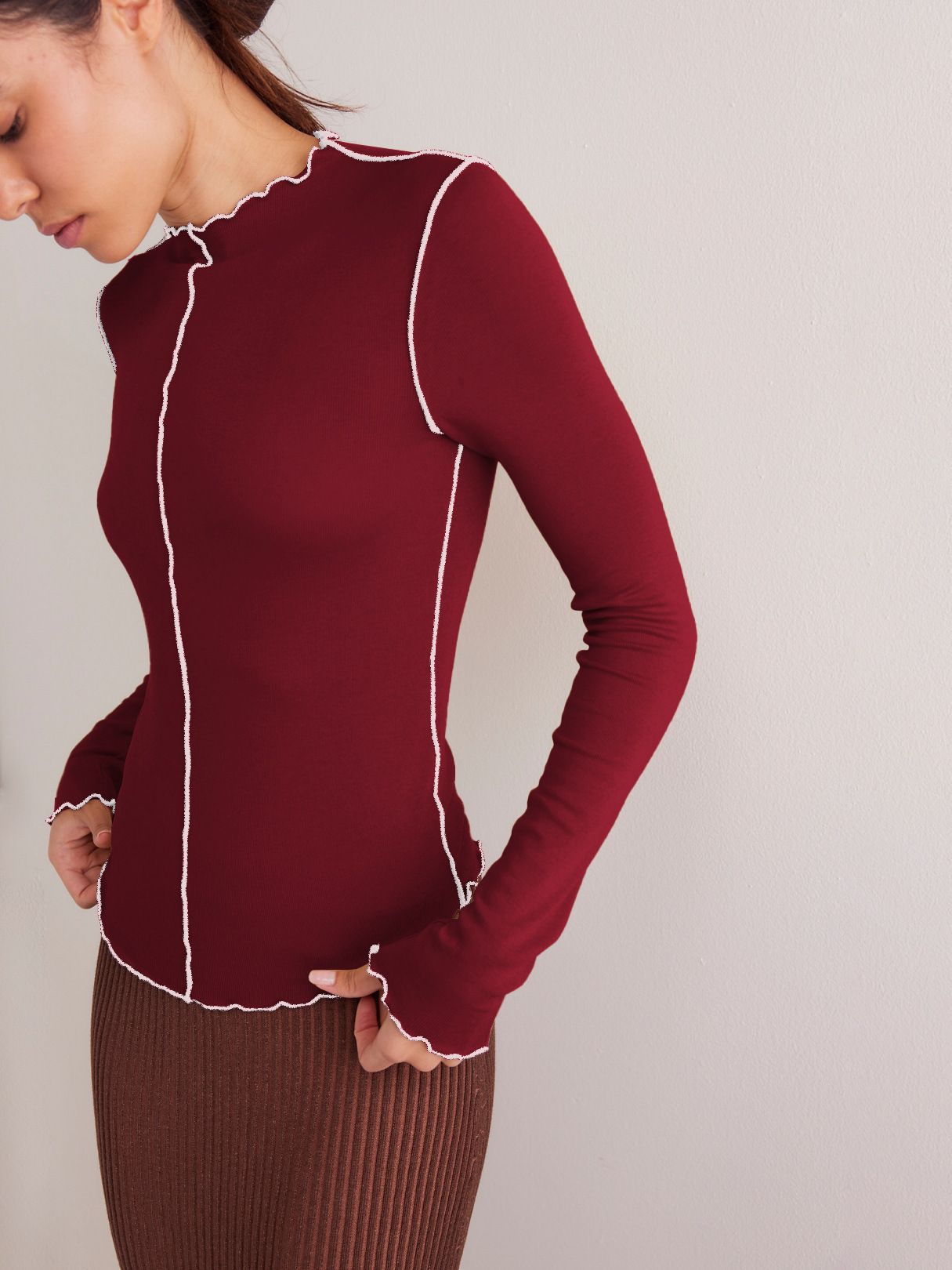 New Contrasting Rolled Edge Semi-Turtleneck Long-Sleeved T-Shirt
