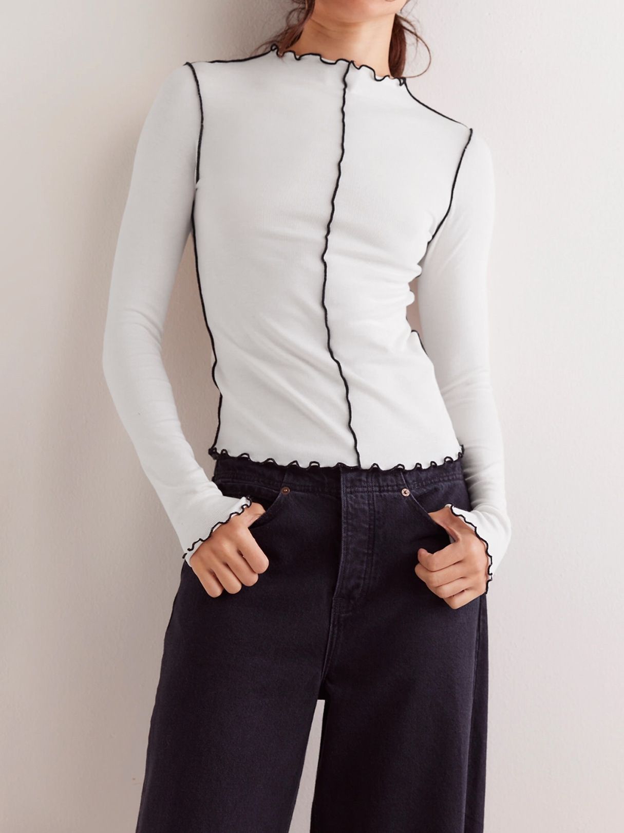 New Contrasting Rolled Edge Semi-Turtleneck Long-Sleeved T-Shirt